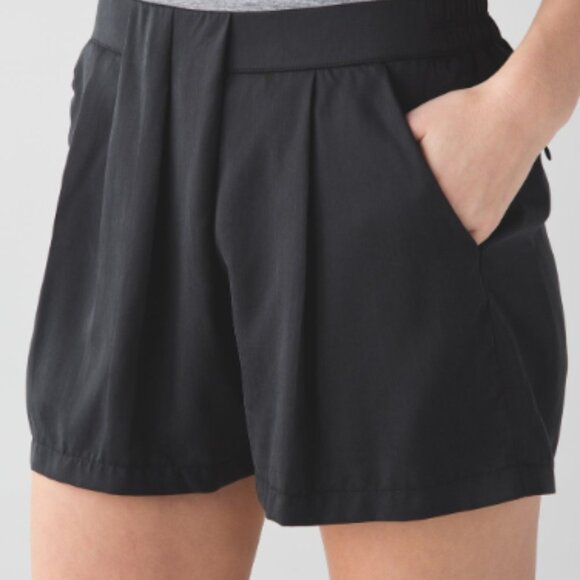 Lululemon & Go Keepsake Shorts Size 4 - Picture 1 of 6